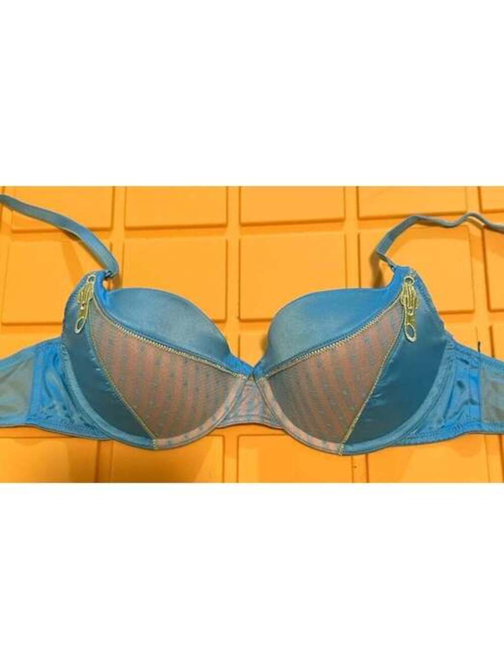 Jezebel bra size 34 C
